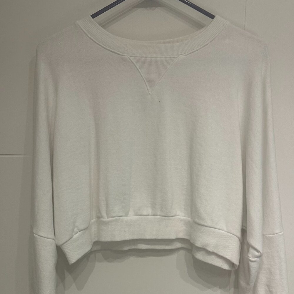 Chuu Cropped Long Sleeve Sweatshirt in White